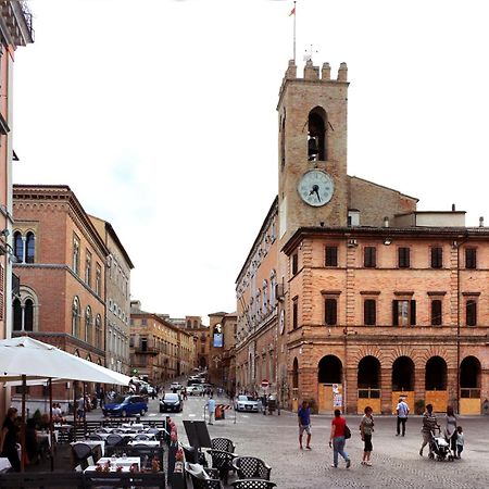 Ferienwohnung Osimo Nel Cuore Del Centro, Free Wi-Fi E Netflix Exterior foto